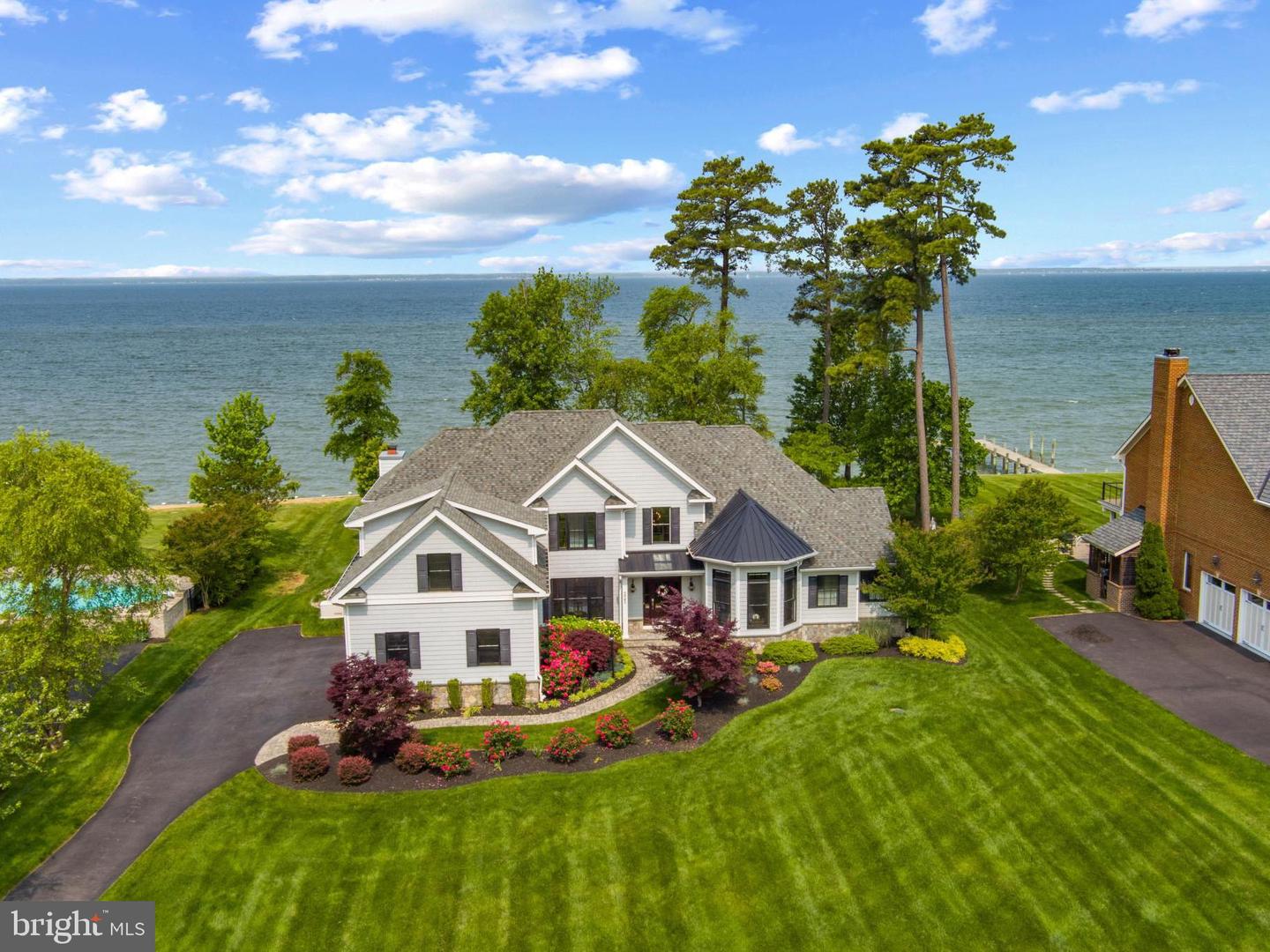 225 Lighthouse View Dr