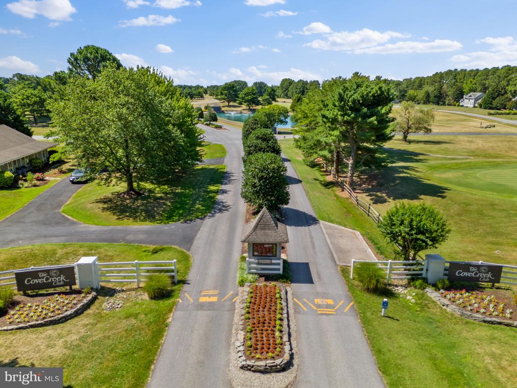 130 Tanners Point Dr