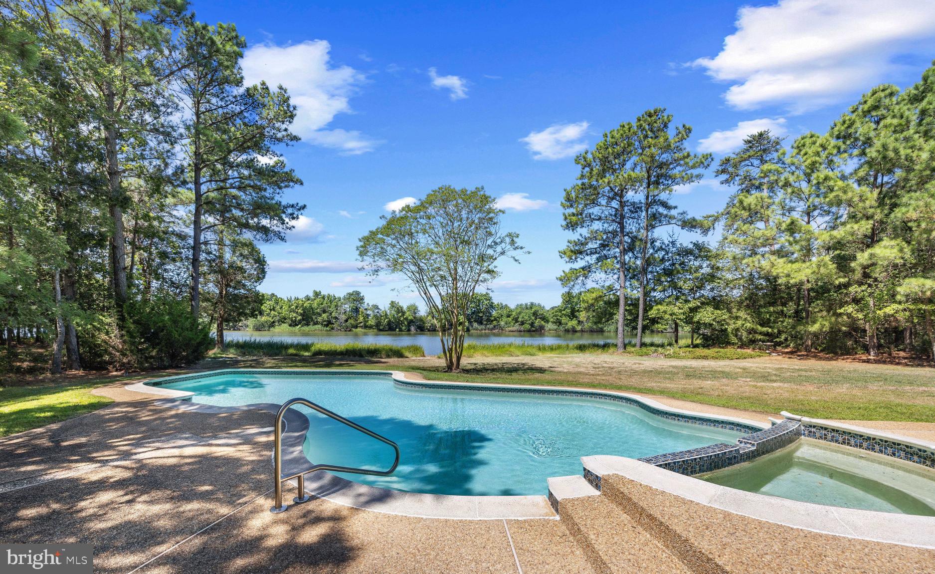 130 Tanners Point Dr