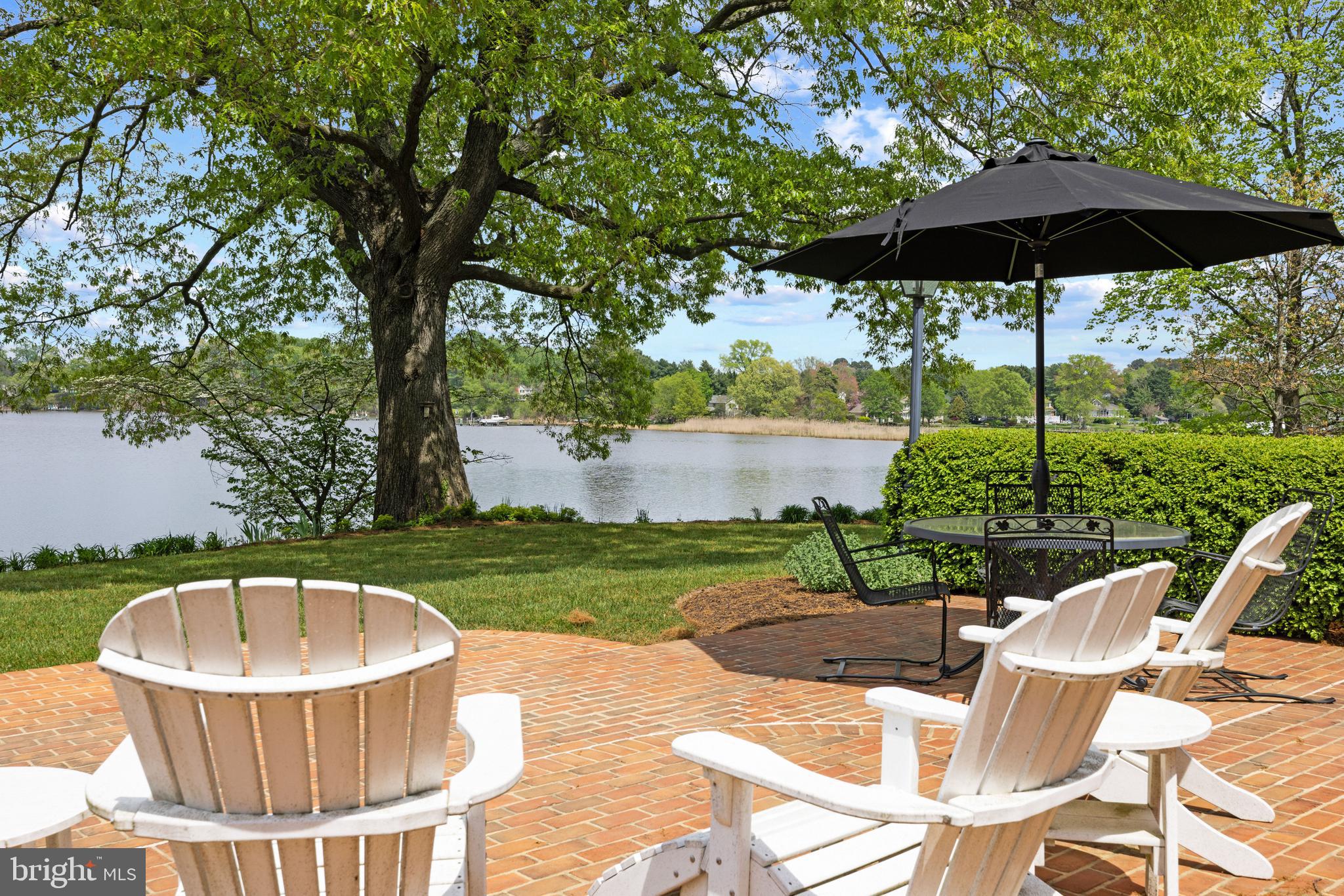 210 Corsica Point Ln