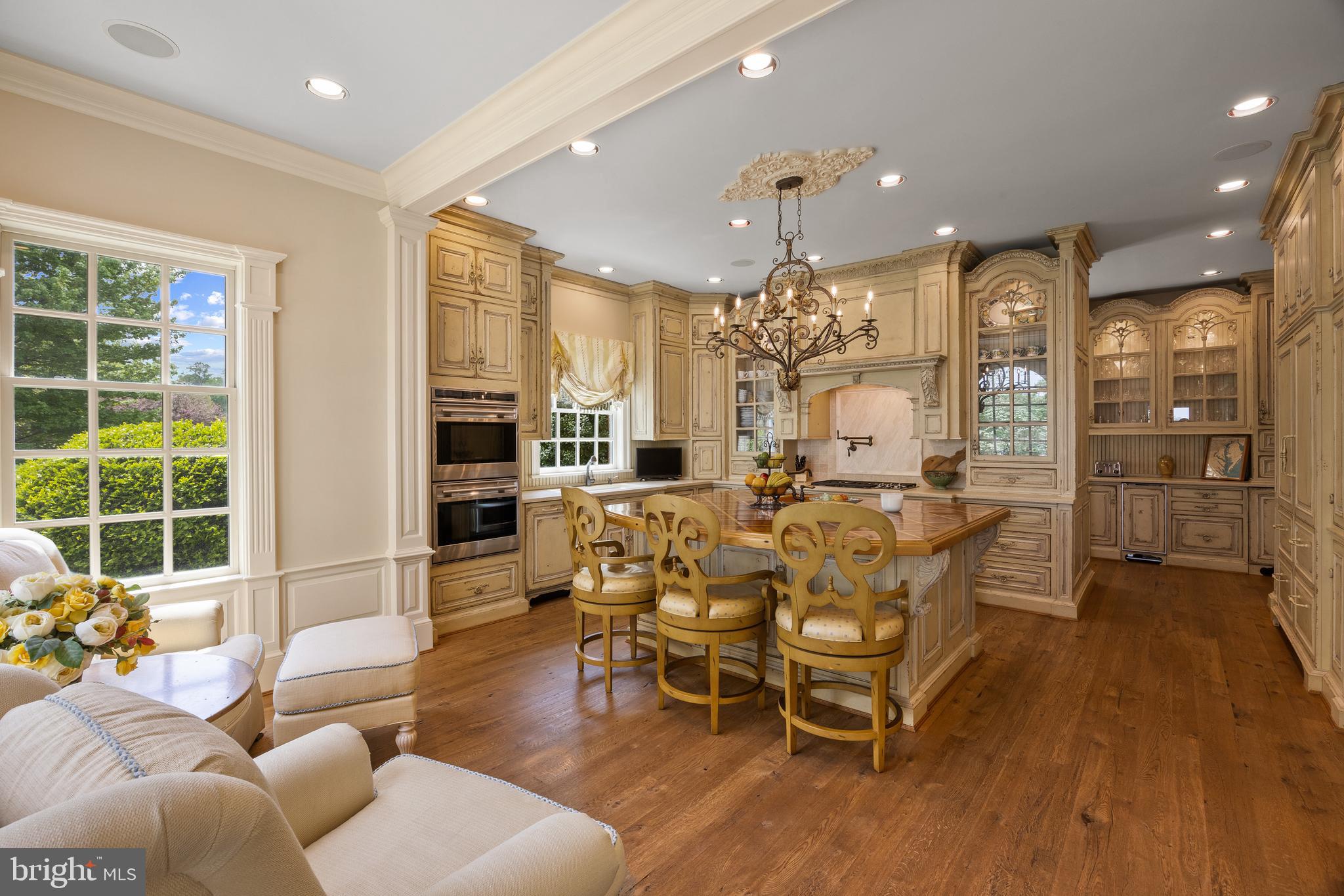 210 Corsica Point Ln