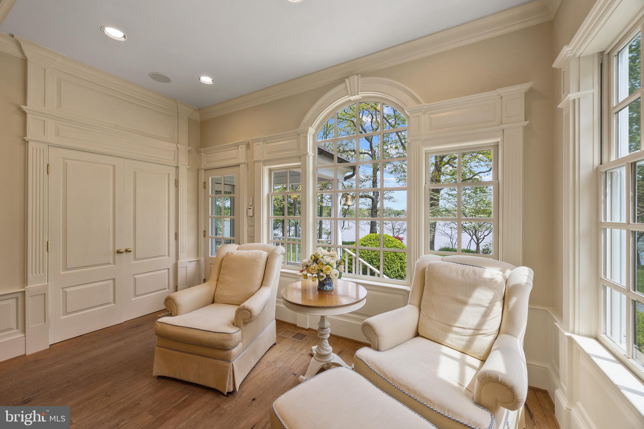 210 Corsica Point Ln