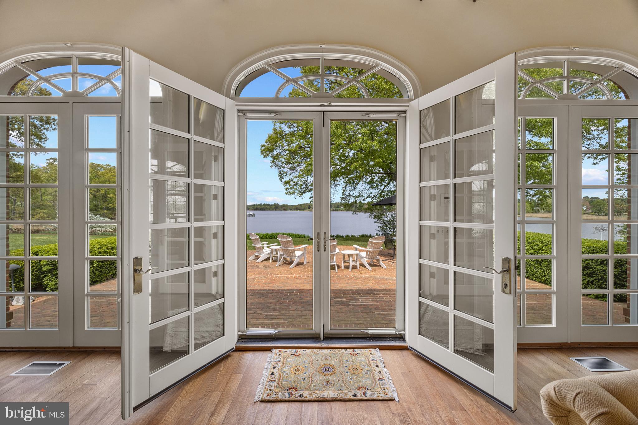 210 Corsica Point Ln