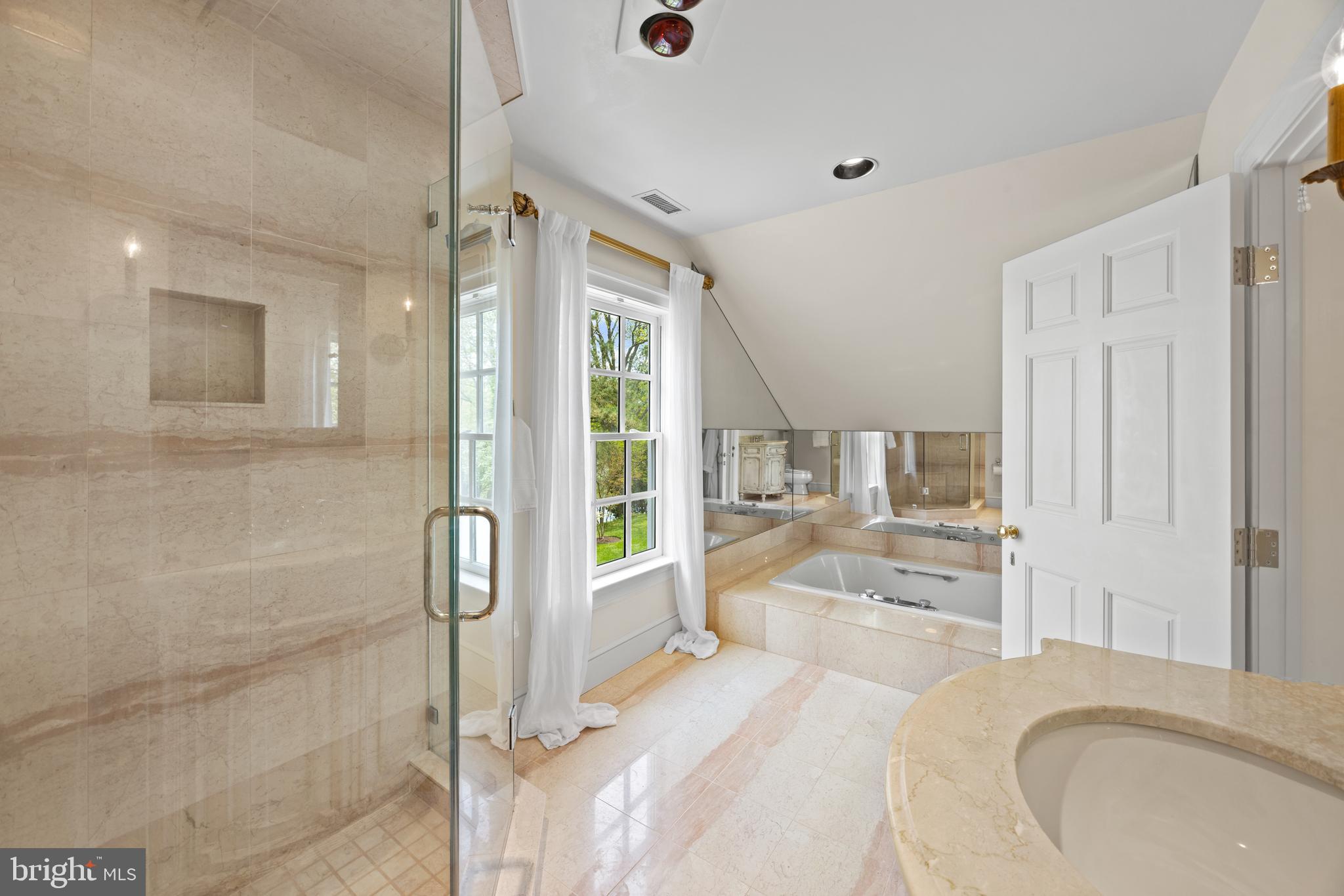 210 Corsica Point Ln