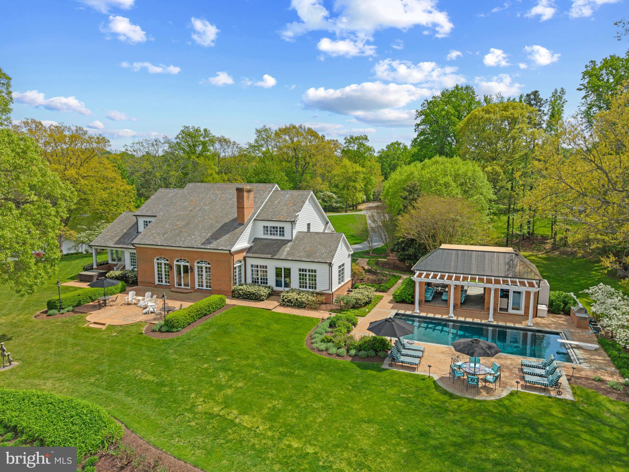 210 Corsica Point Ln