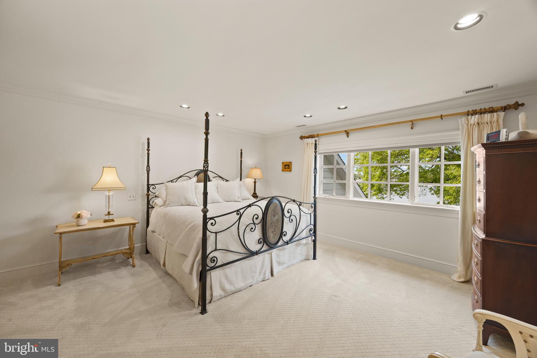 210 Corsica Point Ln