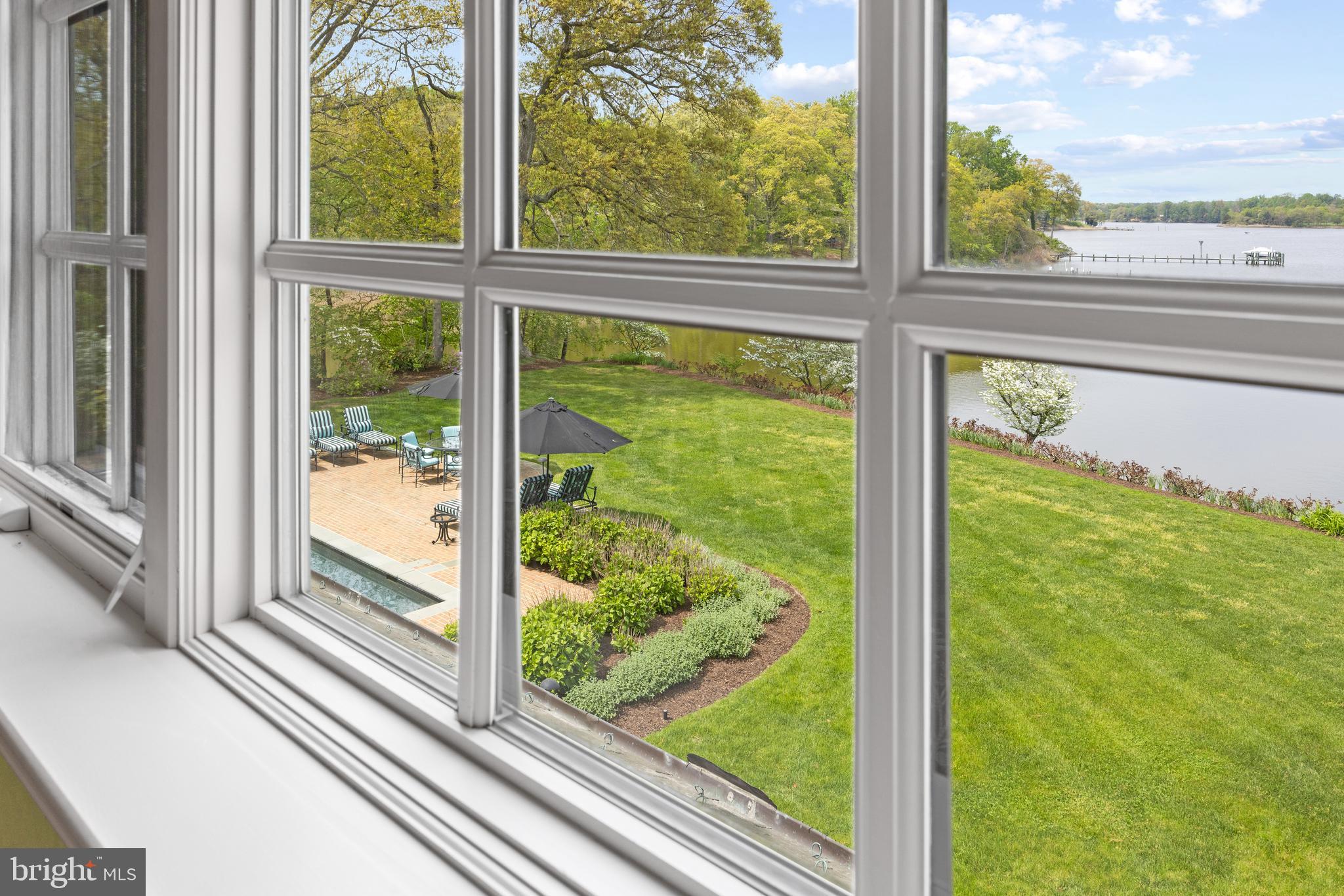 210 Corsica Point Ln