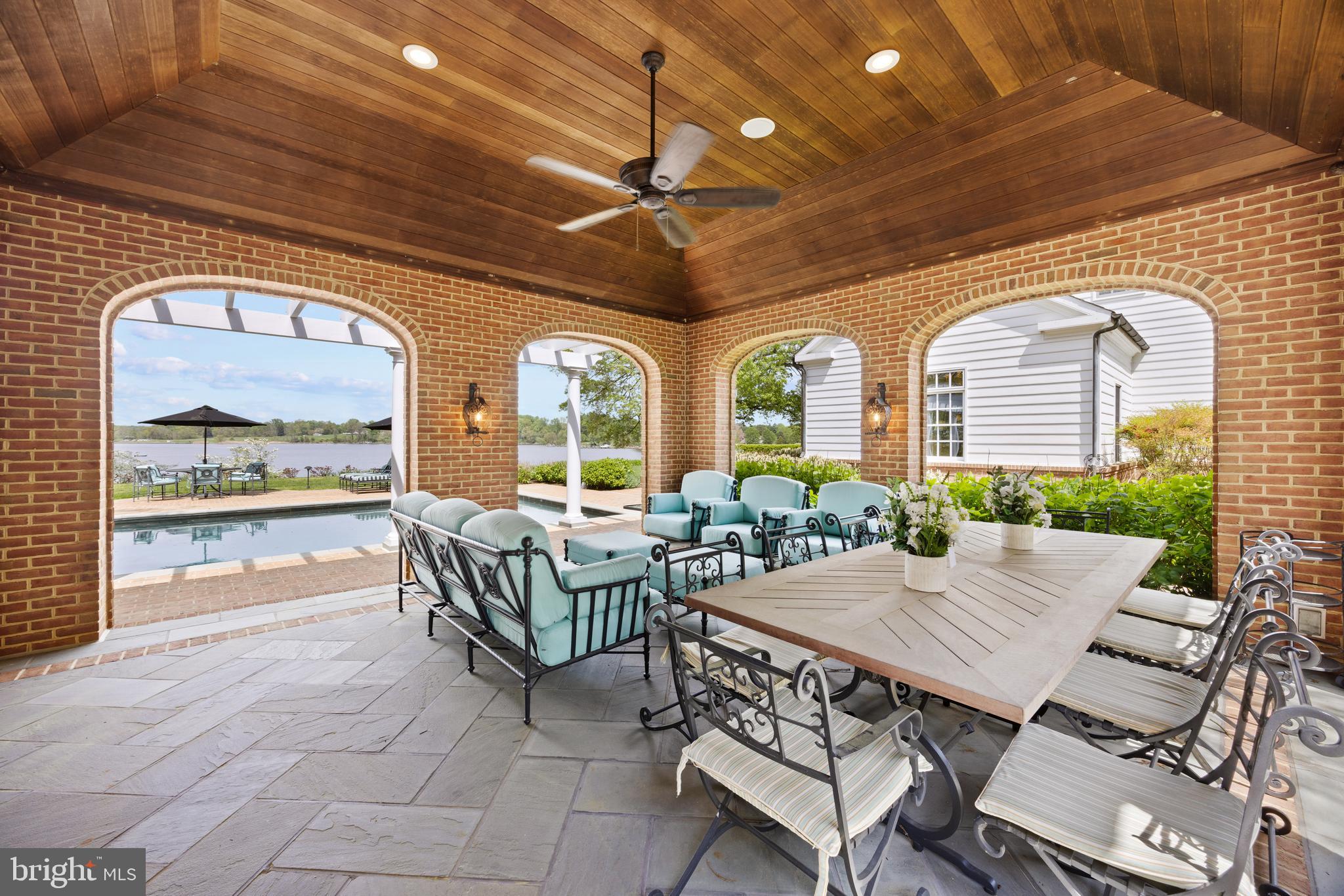 210 Corsica Point Ln