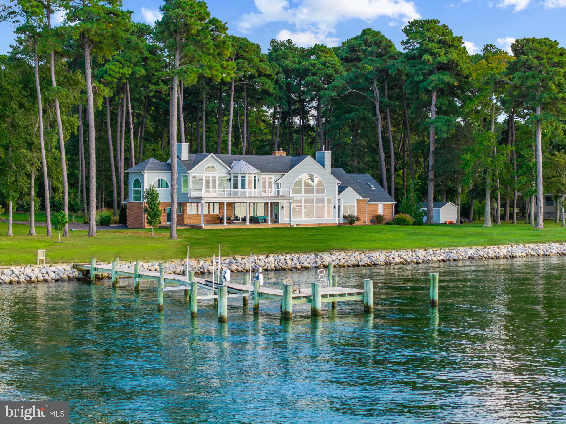 205 LIGHTHOUSE VIEW DRIVE