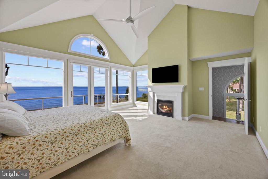 205 LIGHTHOUSE VIEW DRIVE