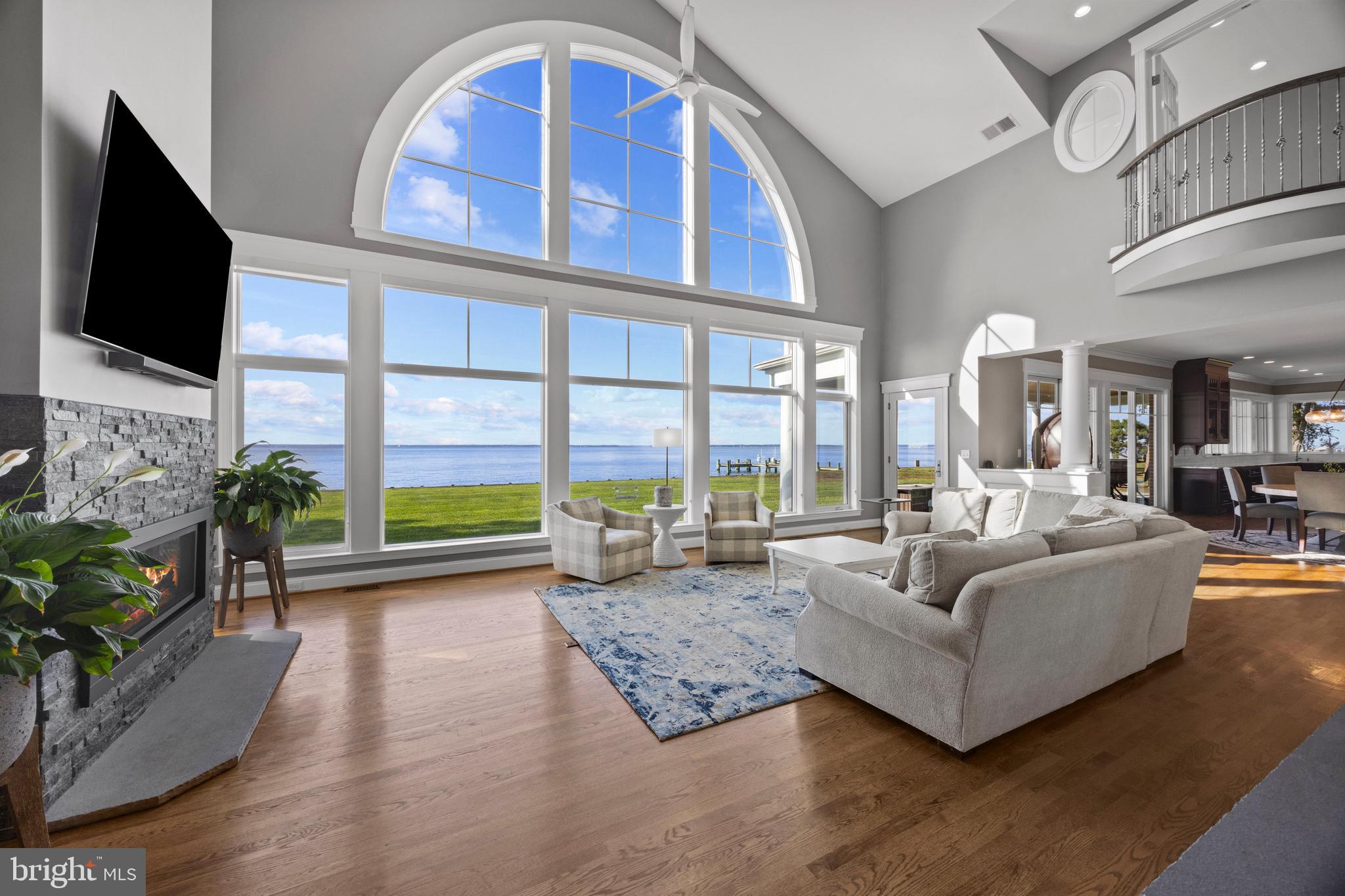 205 LIGHTHOUSE VIEW DRIVE