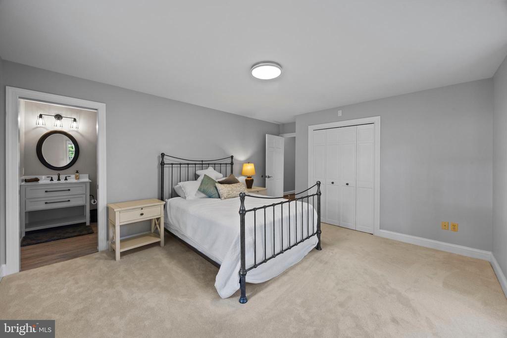 205 LIGHTHOUSE VIEW DRIVE