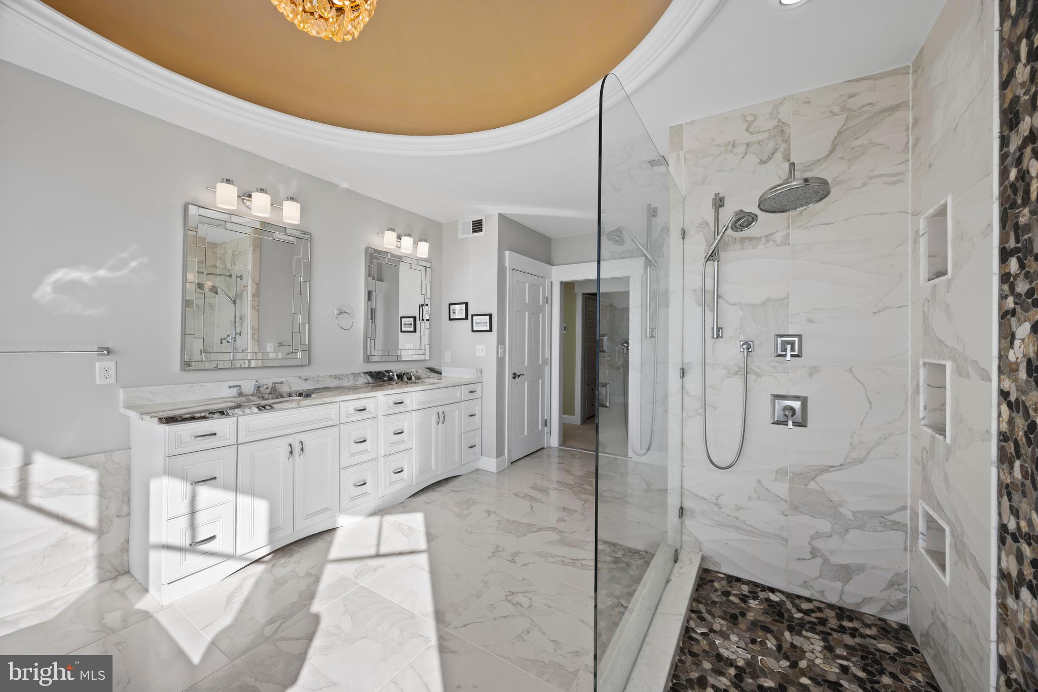 205 LIGHTHOUSE VIEW DRIVE