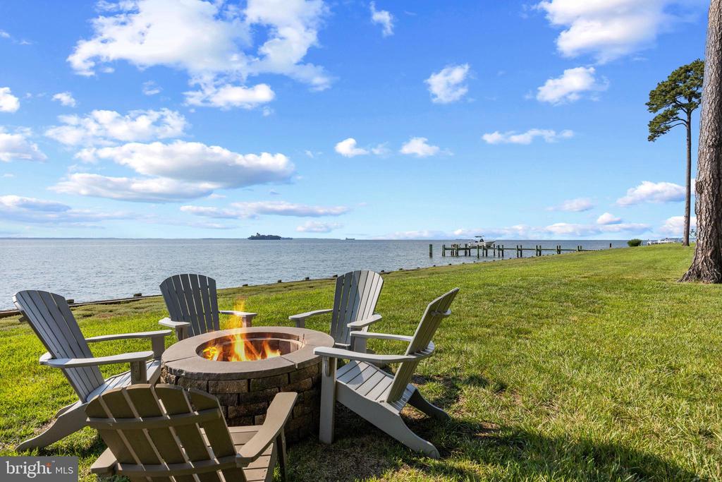 205 LIGHTHOUSE VIEW DRIVE