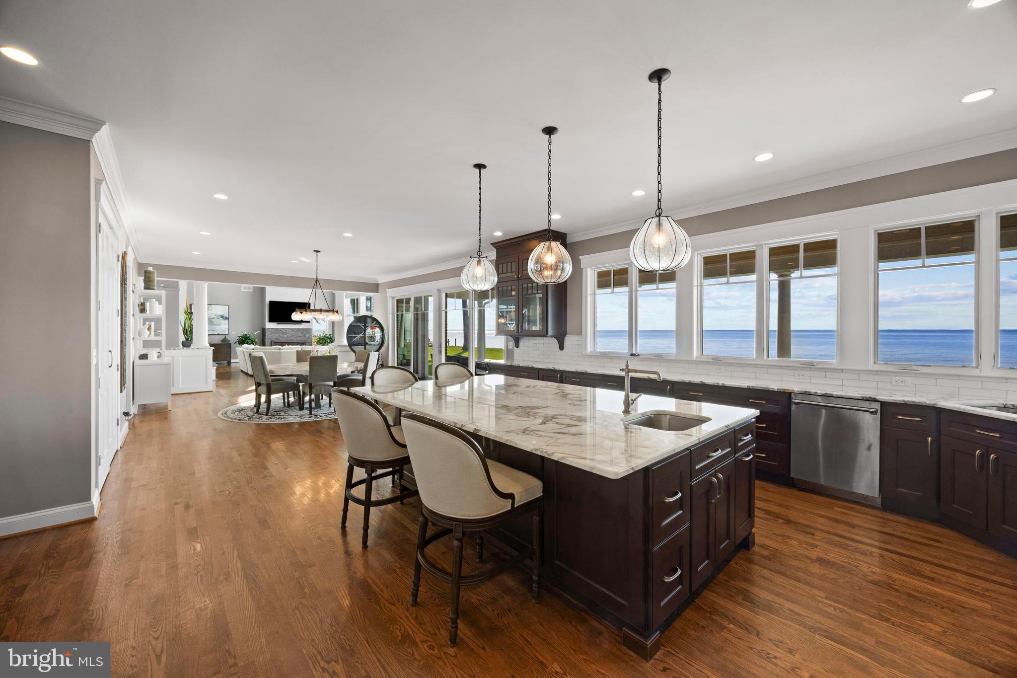 205 LIGHTHOUSE VIEW DRIVE