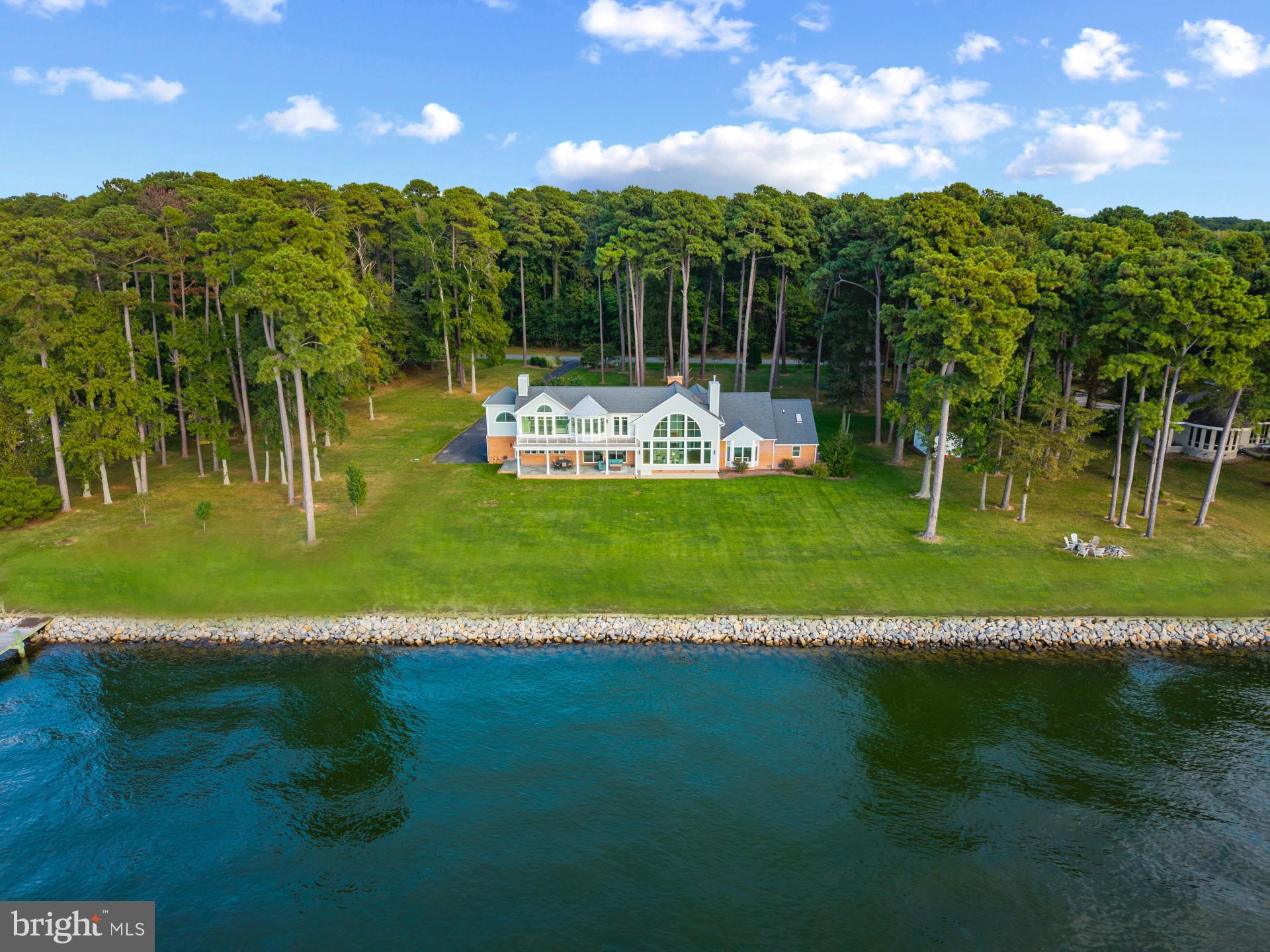 205 LIGHTHOUSE VIEW DRIVE