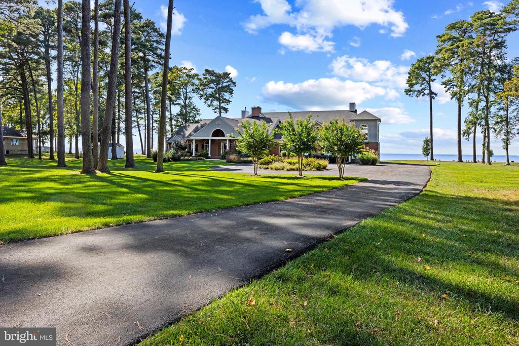 205 LIGHTHOUSE VIEW DRIVE
