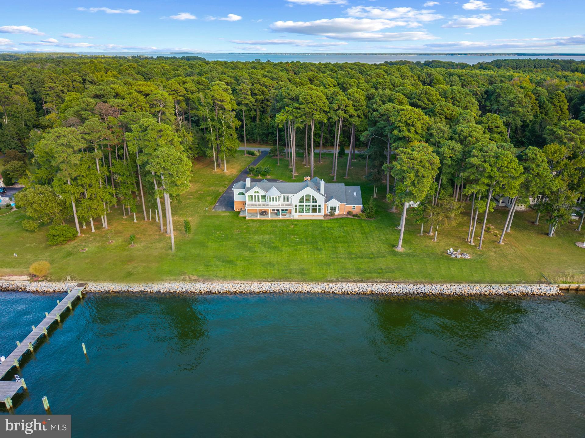 205 LIGHTHOUSE VIEW DRIVE