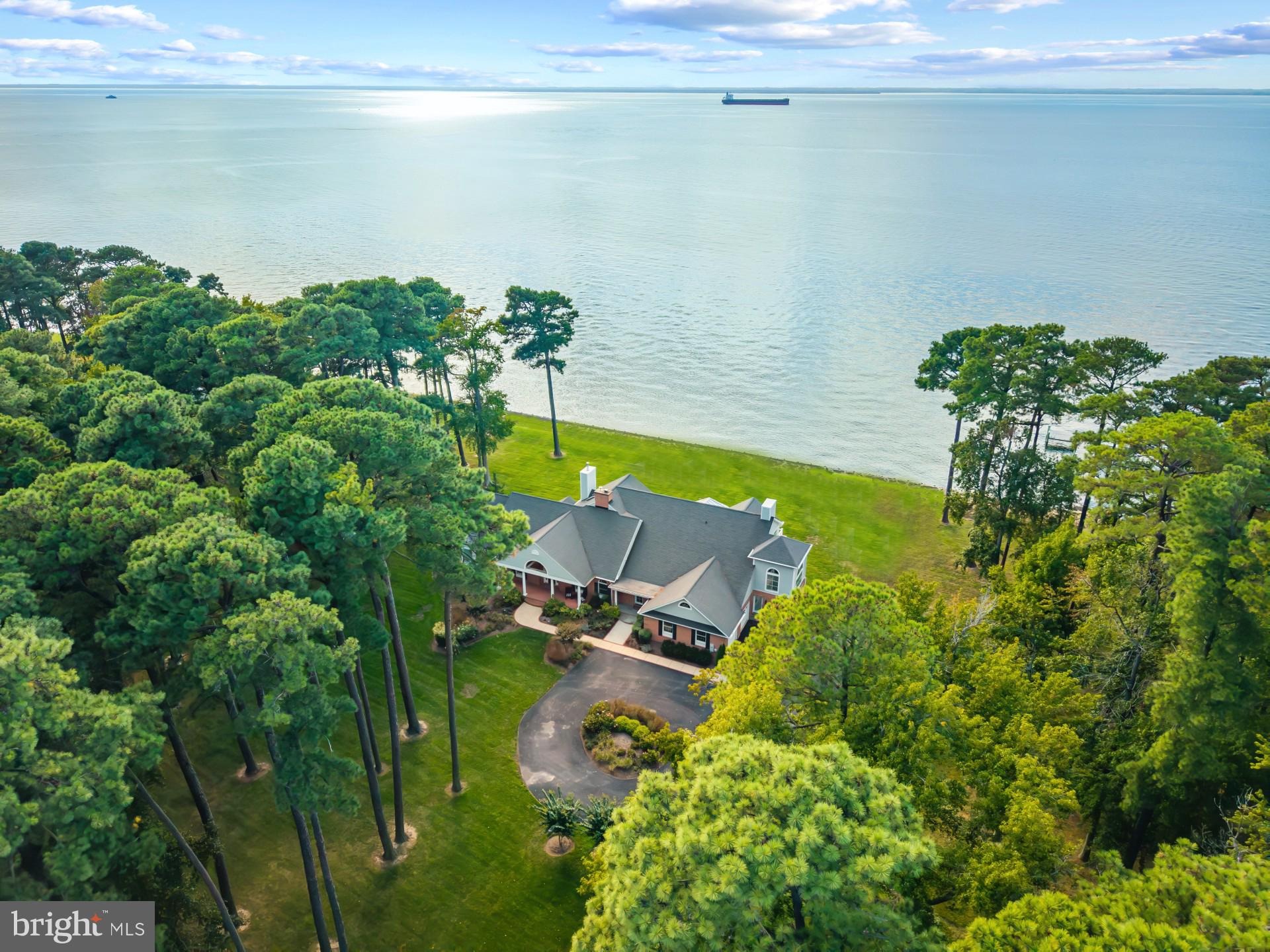 205 LIGHTHOUSE VIEW DRIVE