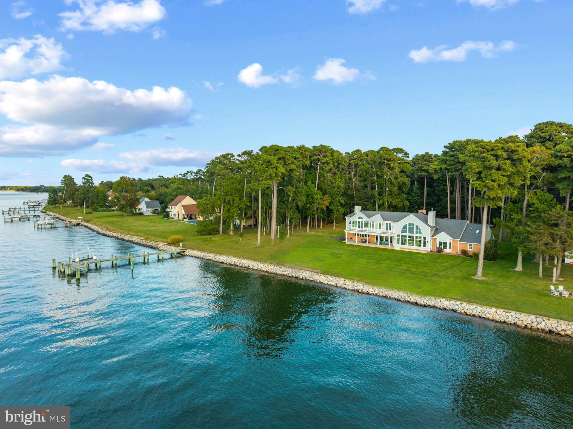 205 LIGHTHOUSE VIEW DRIVE