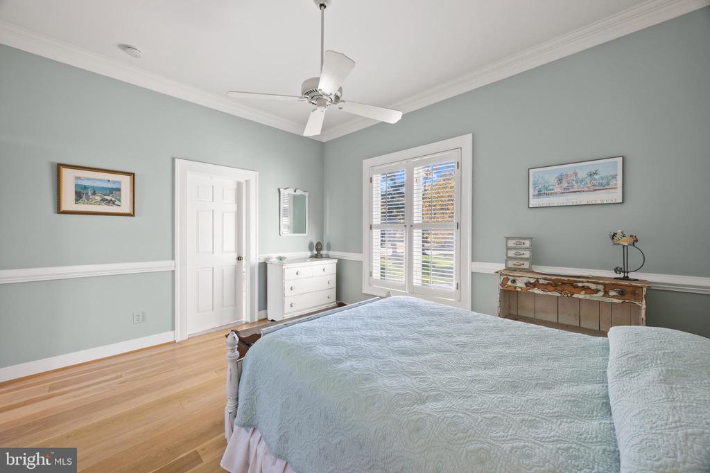 EASTERN SHORE WATERFRONT | 2907 COX NECK ROAD E