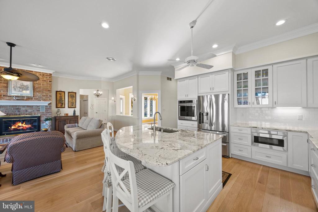 EASTERN SHORE WATERFRONT | 2907 COX NECK ROAD E