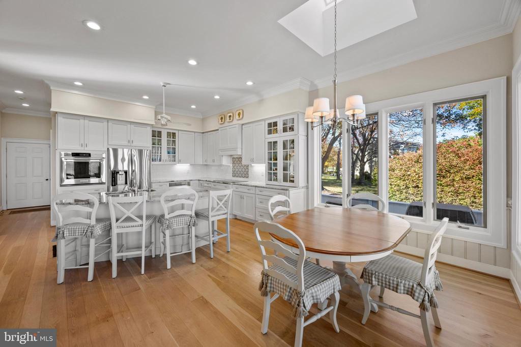 EASTERN SHORE WATERFRONT | 2907 COX NECK ROAD E