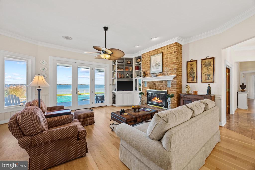 EASTERN SHORE WATERFRONT | 2907 COX NECK ROAD E