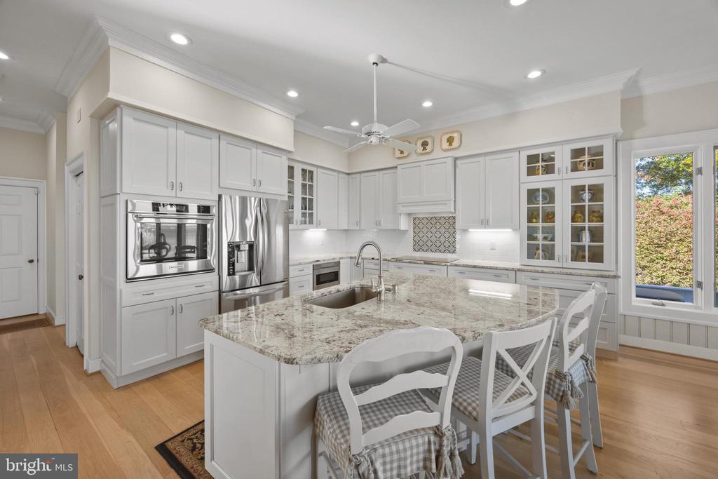 EASTERN SHORE WATERFRONT | 2907 COX NECK ROAD E
