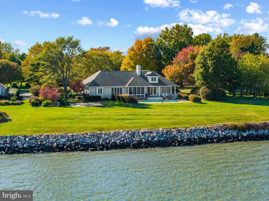 EASTERN SHORE WATERFRONT | 2907 COX NECK ROAD E