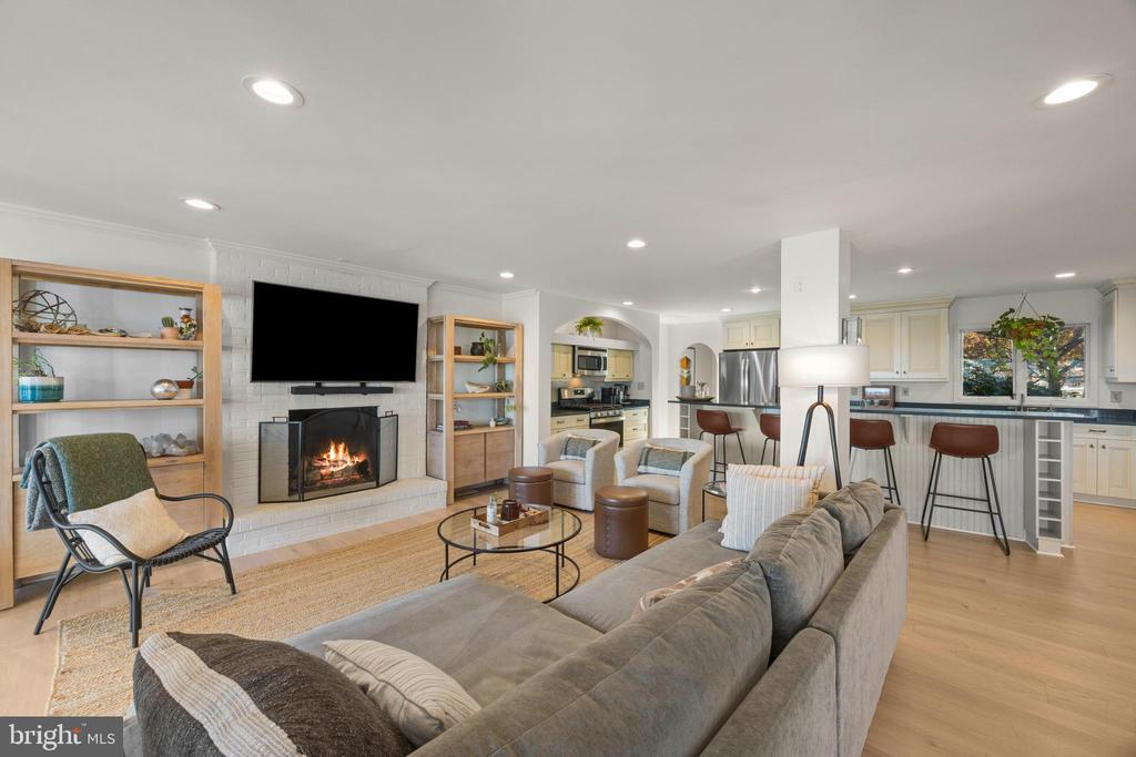 CHESTER RIVER WATERFRONT | 806 MONROE MANOR ROAD