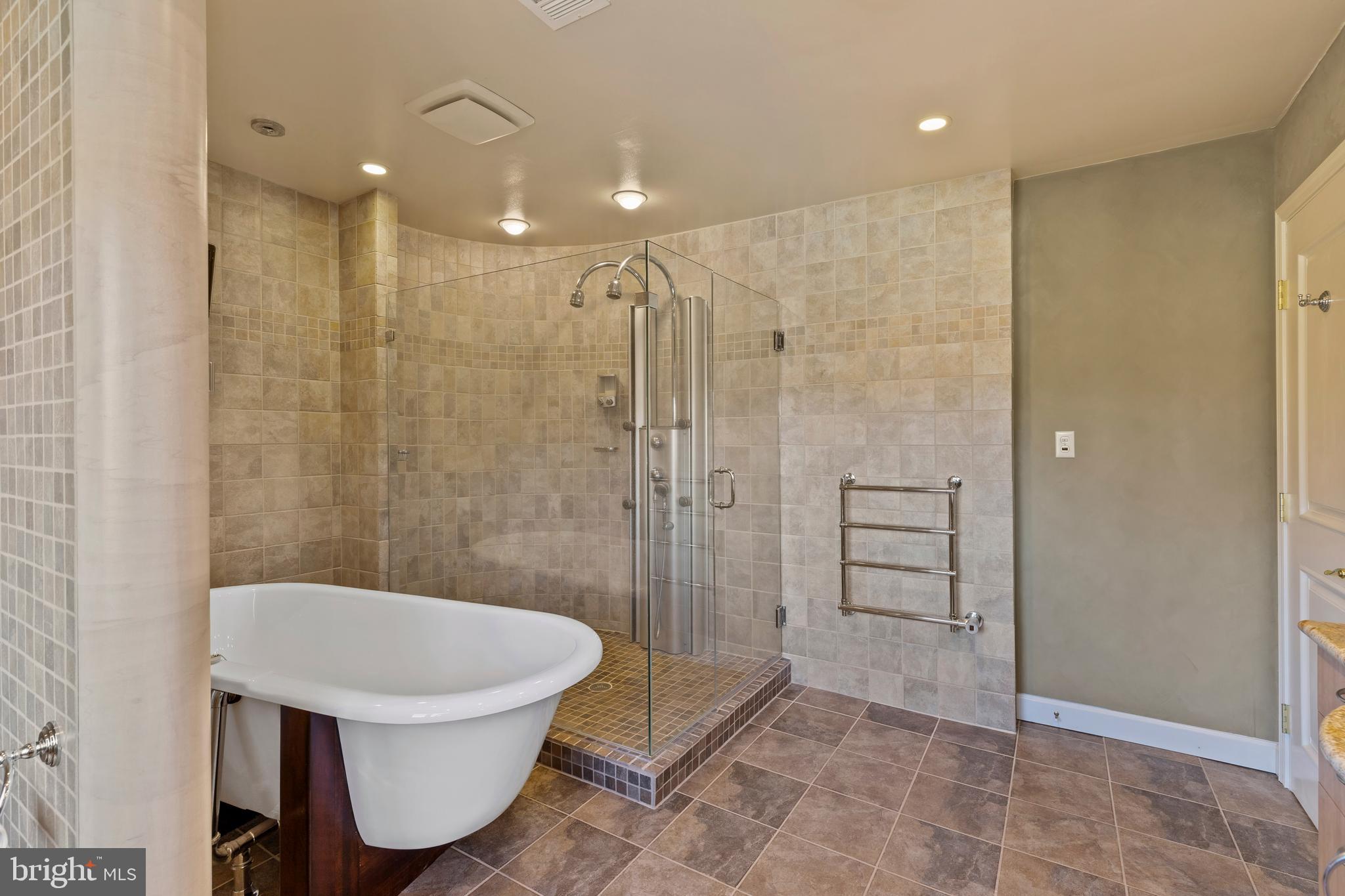 EASTERN SHORE WATERFRONT | 200 MALLARD COVE LANE