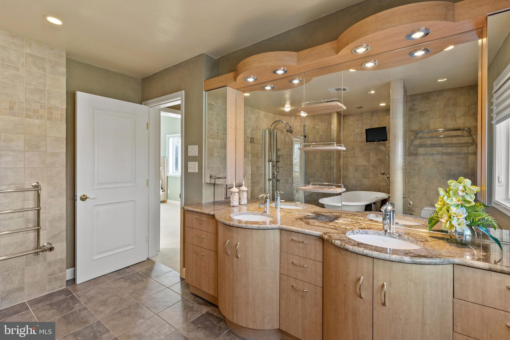 EASTERN SHORE WATERFRONT | 200 MALLARD COVE LANE