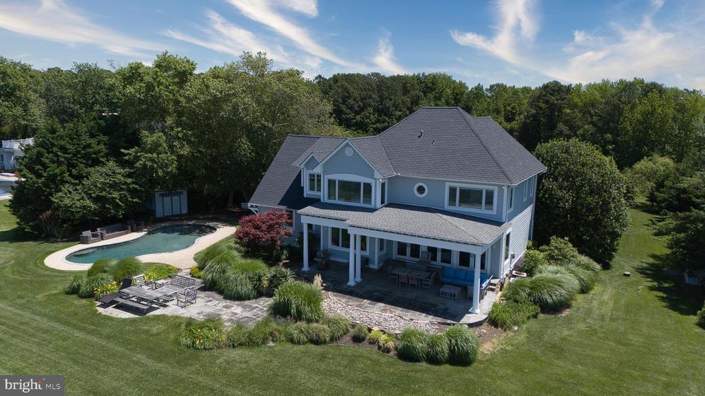 CHESAPEAKE BAY WATERFRONT | 216 LIGHTHOUSE VIEW DRIVE