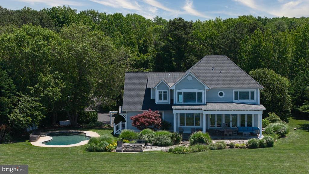 CHESAPEAKE BAY WATERFRONT | 216 LIGHTHOUSE VIEW DRIVE