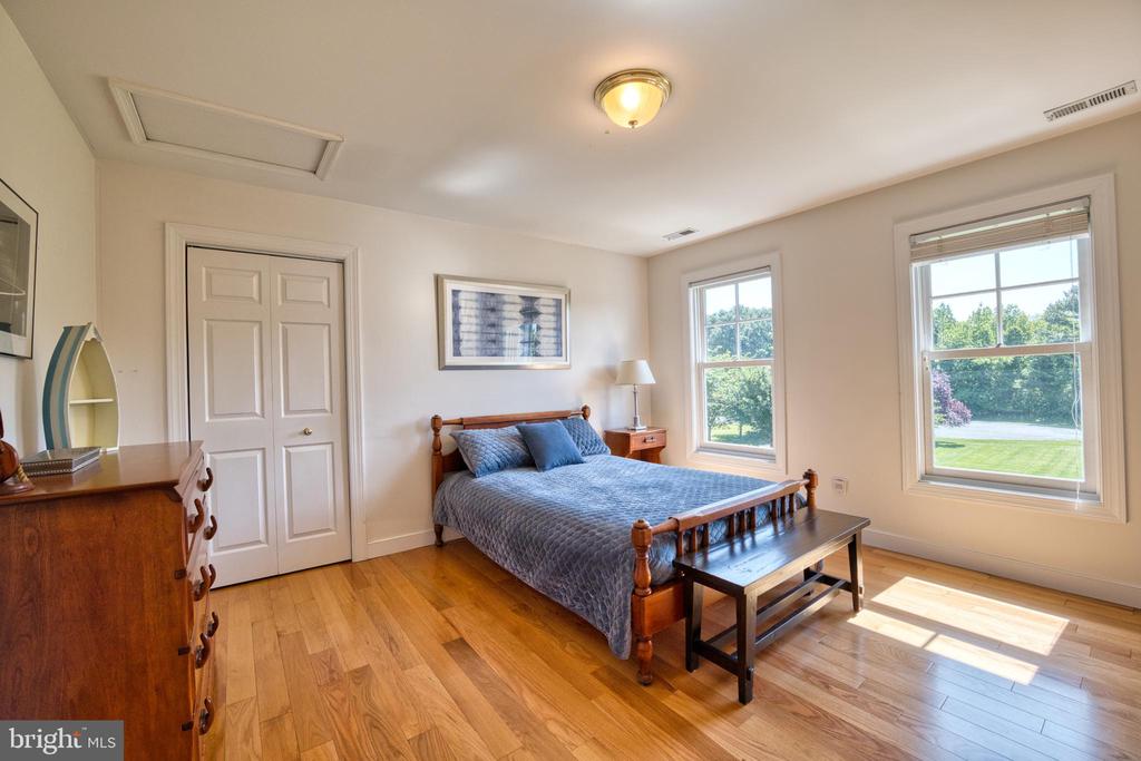 CHESAPEAKE BAY WATERFRONT | 216 LIGHTHOUSE VIEW DRIVE
