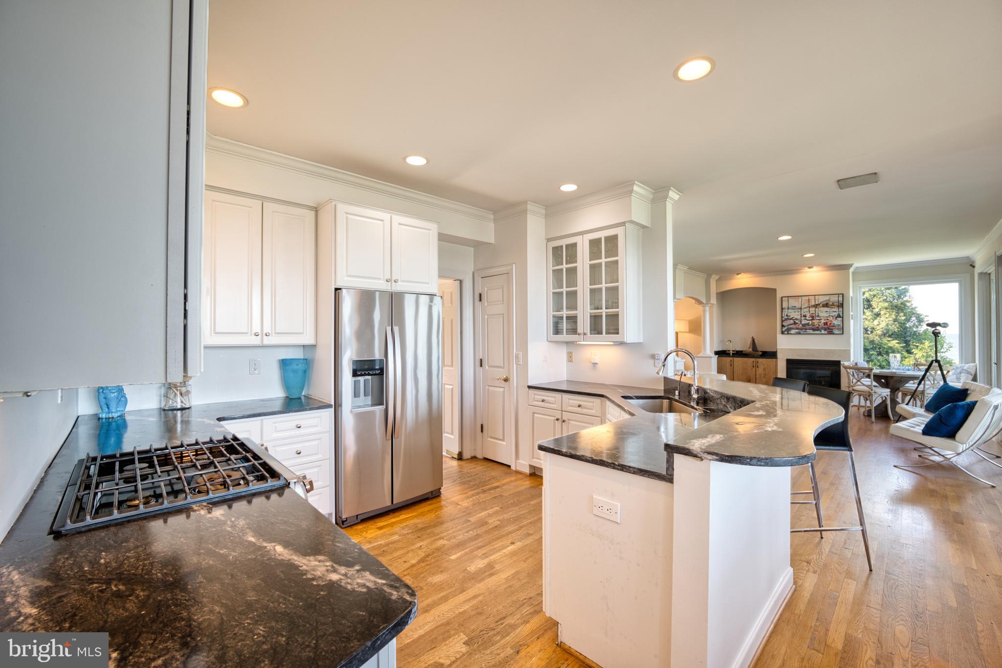 CHESAPEAKE BAY WATERFRONT | 216 LIGHTHOUSE VIEW DRIVE