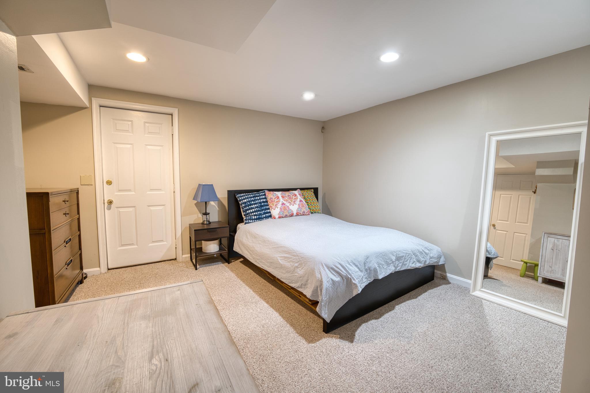 CHESAPEAKE BAY WATERFRONT | 216 LIGHTHOUSE VIEW DRIVE