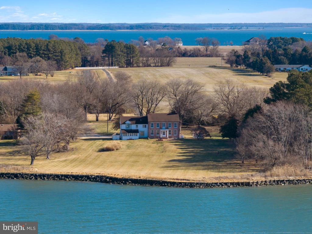 EASTERN SHORE WATERFRONT | 301 JOHN KALLIS LANE