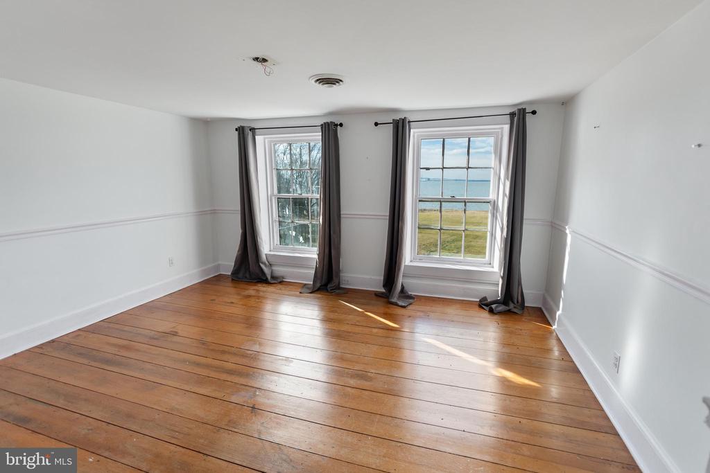 EASTERN SHORE WATERFRONT | 301 JOHN KALLIS LANE