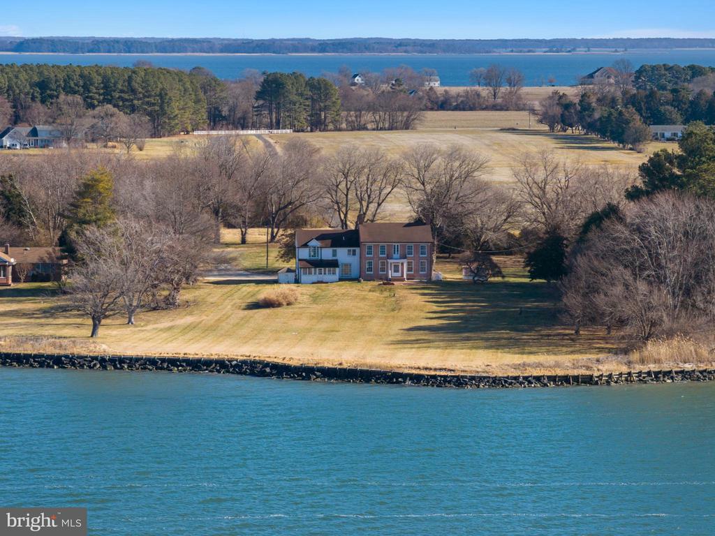 EASTERN SHORE WATERFRONT | 301 JOHN KALLIS LANE