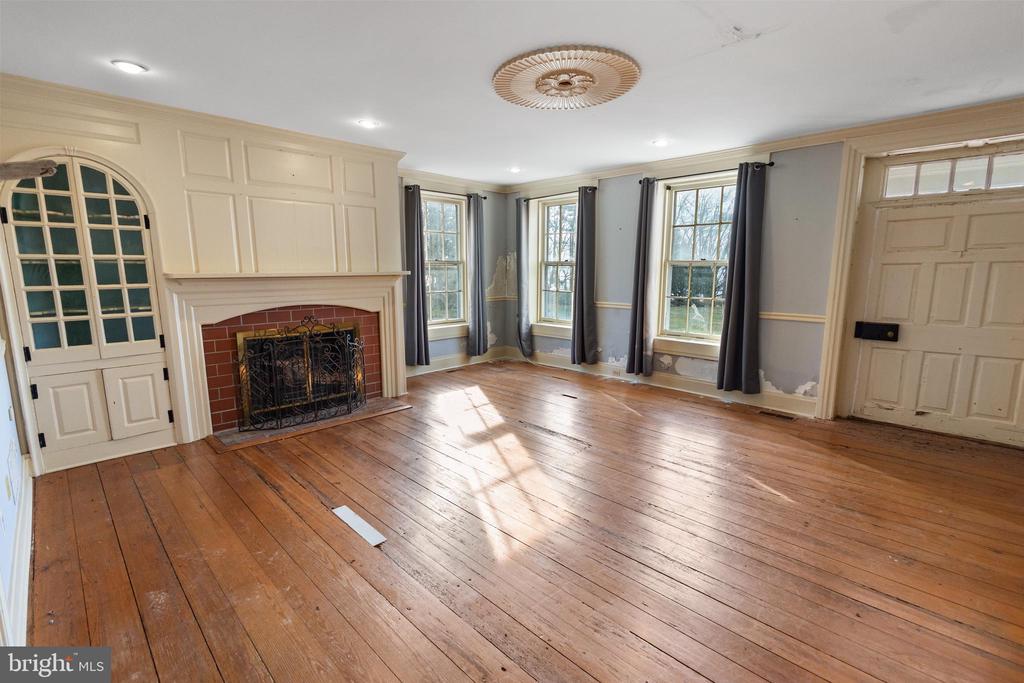 EASTERN SHORE WATERFRONT | 301 JOHN KALLIS LANE