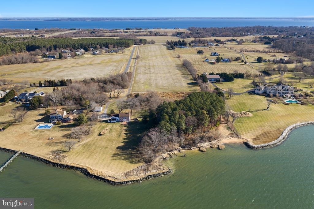 EASTERN SHORE WATERFRONT | 301 JOHN KALLIS LANE