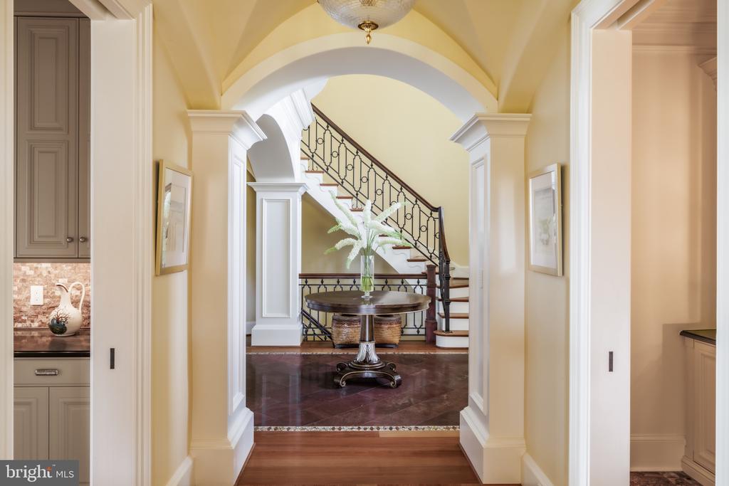 200 BRIDGEVIEW LANE