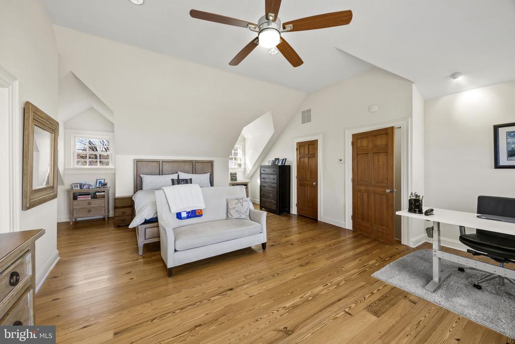 EASTERN SHORE WATERFRONT | 122 QUEEN ANNE ROAD