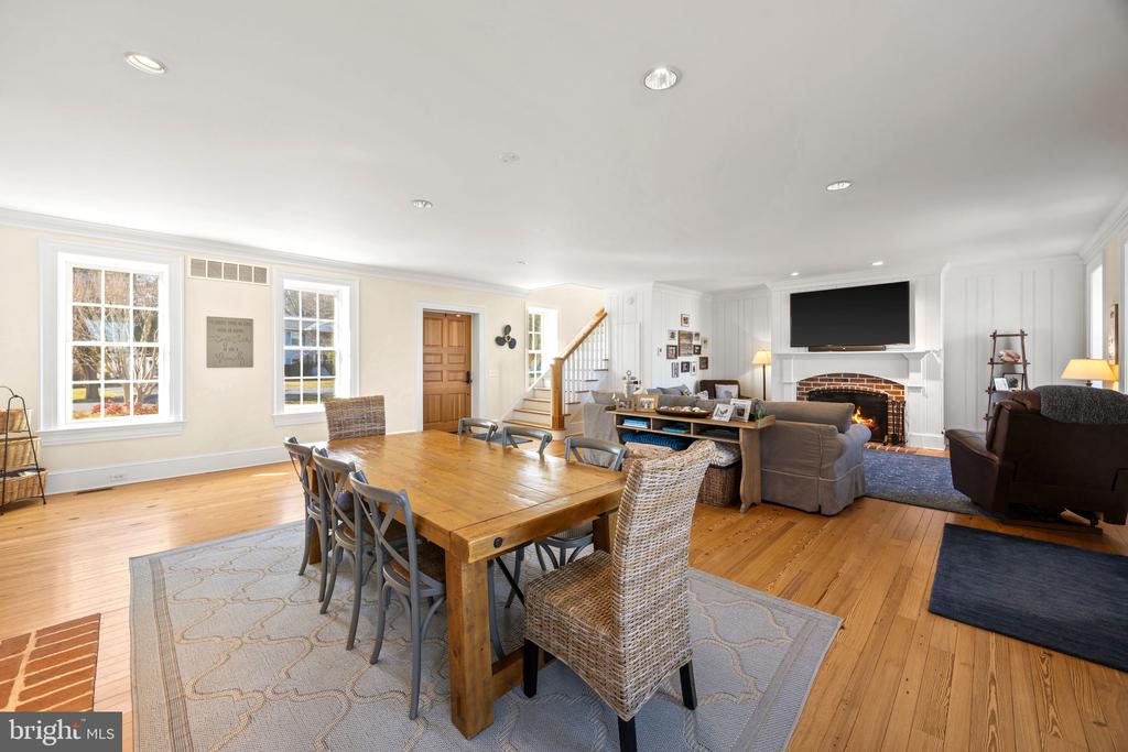 EASTERN SHORE WATERFRONT | 122 QUEEN ANNE ROAD