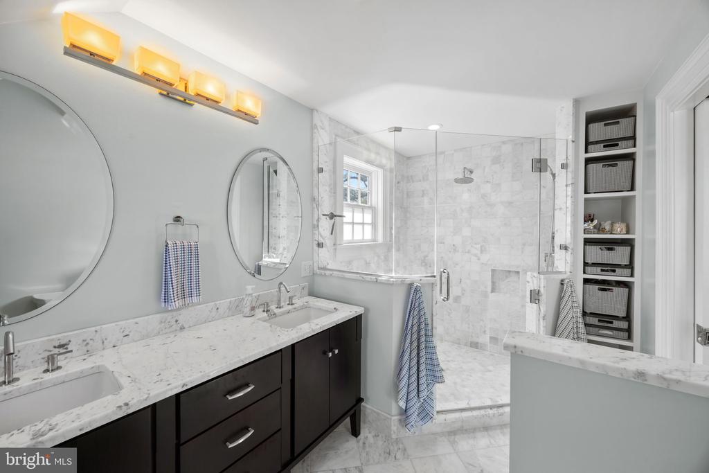 EASTERN SHORE WATERFRONT | 122 QUEEN ANNE ROAD