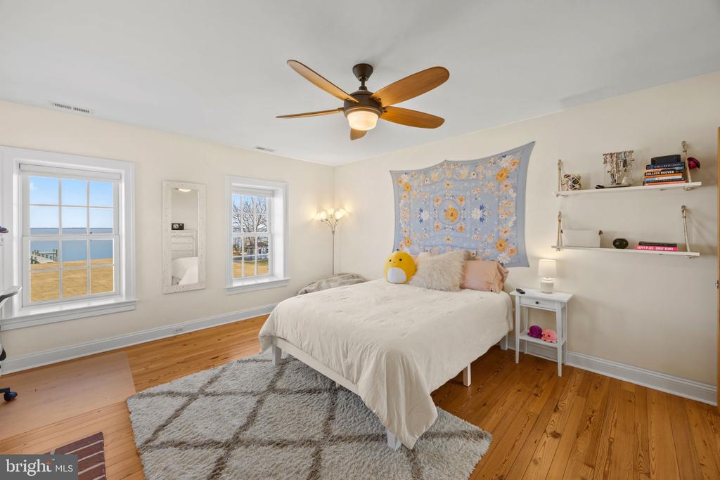 EASTERN SHORE WATERFRONT | 122 QUEEN ANNE ROAD