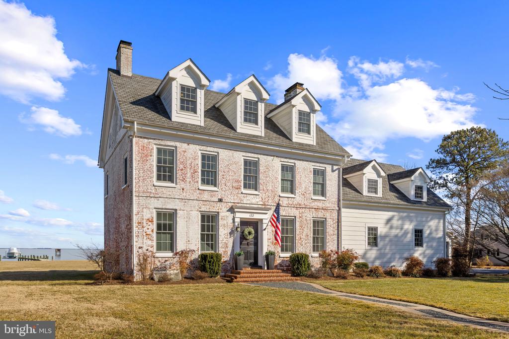 EASTERN SHORE WATERFRONT | 122 QUEEN ANNE ROAD