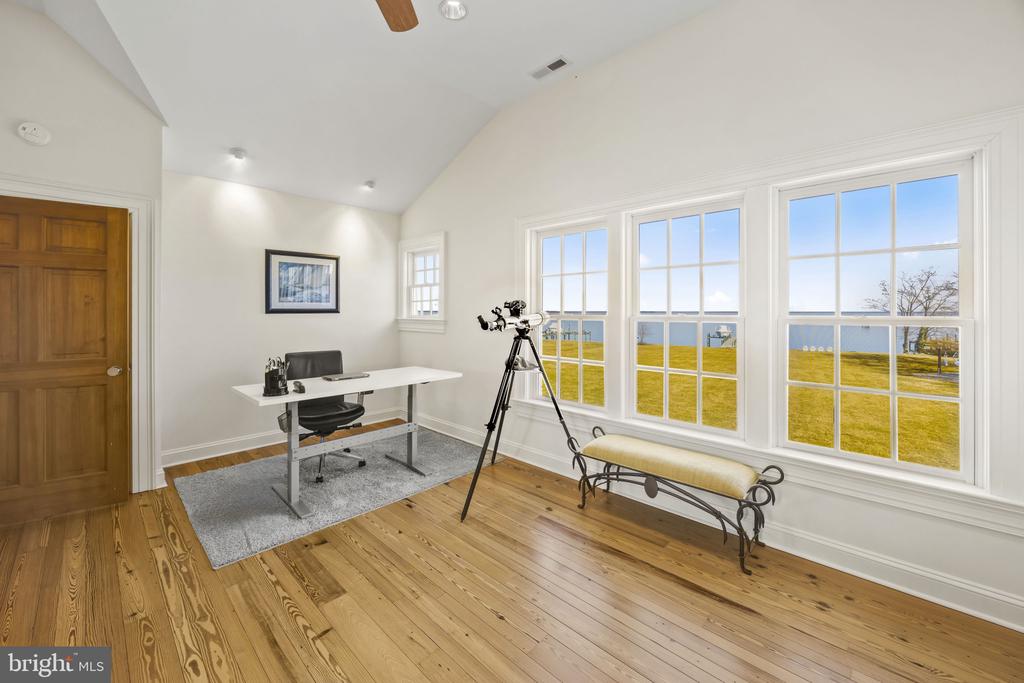 EASTERN SHORE WATERFRONT | 122 QUEEN ANNE ROAD